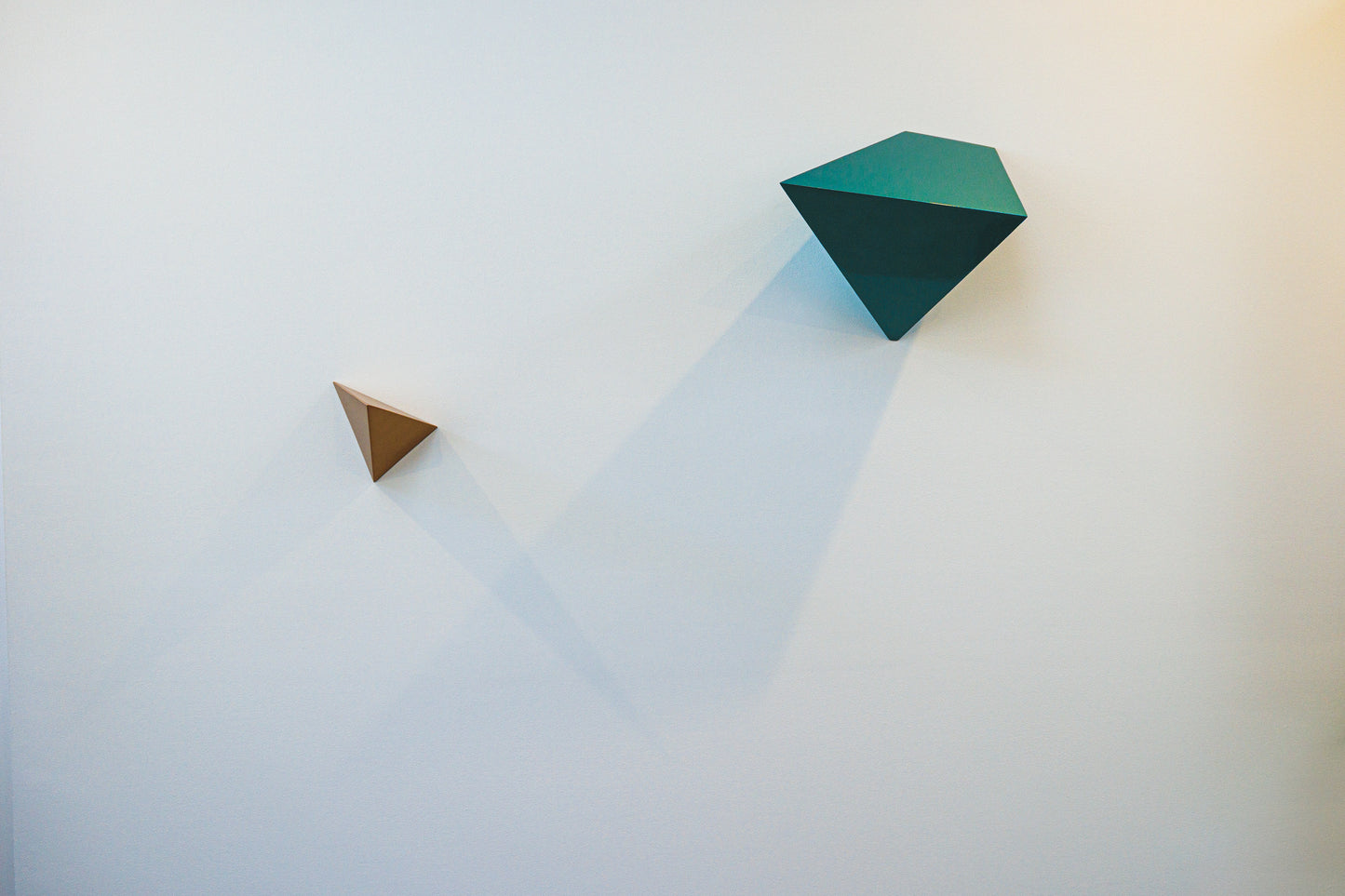 Chris Zickefoose Polyhedron.V.4 (Emerald), 2025